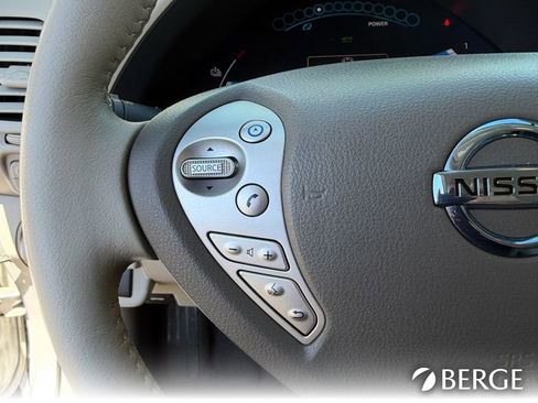 Used 2012 Nissan Leaf SL FWD image 38