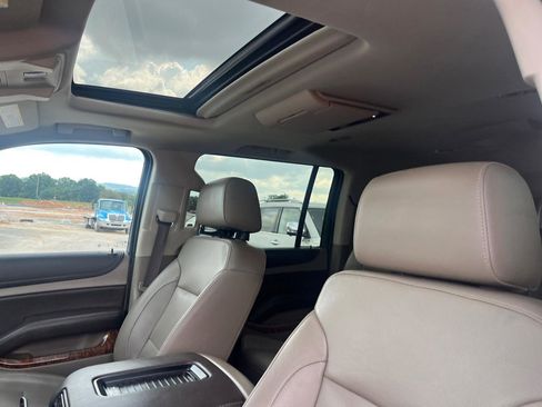 Used 2020 Chevrolet Suburban Premier image 20