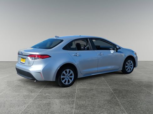 Used 2025 Toyota Corolla LE image 5