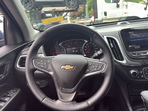 Certified 2024 Chevrolet Equinox LT AWD/4WD image 12