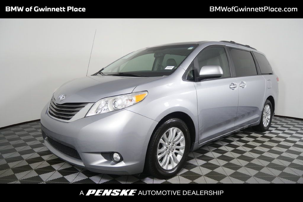 Used 2013 Toyota Sienna XLE FWD image 1