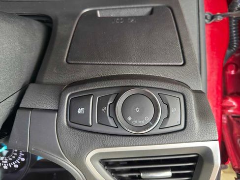 Used 2022 Ford Edge SEL image 15