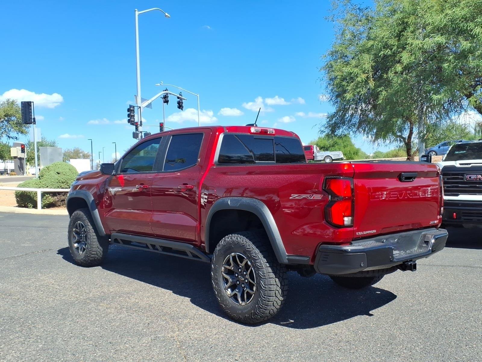 Used 2024 Chevrolet Colorado ZR2 w/ ZR2 Convenience Package III AWD/4WD image 9