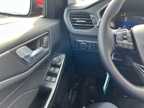 New 2025 Ford Escape SE image 46