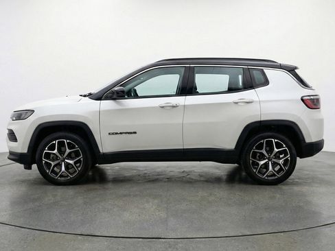 Used 2025 Jeep Compass Limited AWD/4WD image 5