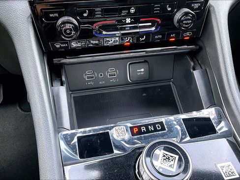 New 2026 Jeep Grand Cherokee L Laredo image 12