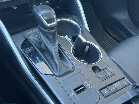 Used 2021 Toyota Highlander XLE image 20