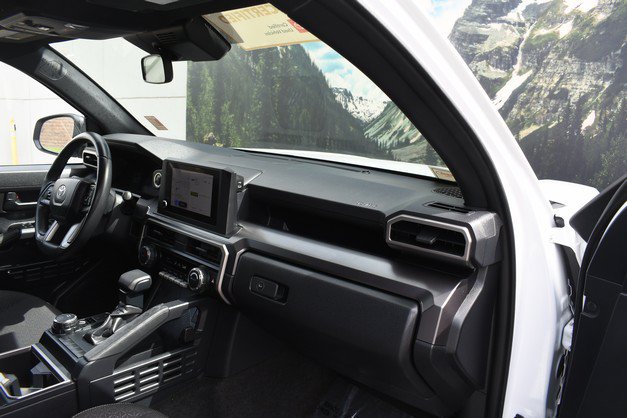 Certified 2025 Toyota 4Runner SR5 AWD/4WD image 23