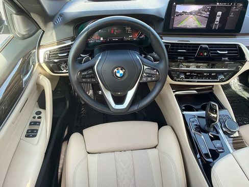 Used 2023 BMW 530i xDrive w/ Premium Package AWD/4WD image 17