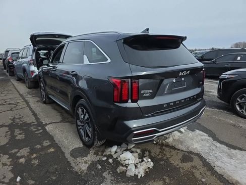 Certified 2022 Kia Sorento EX w/ Panoramic Sunroof Package image 2