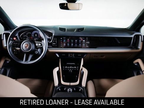 Certified 2025 Porsche Cayenne image 12