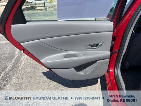 Used 2025 Hyundai Elantra Sport FWD image 22