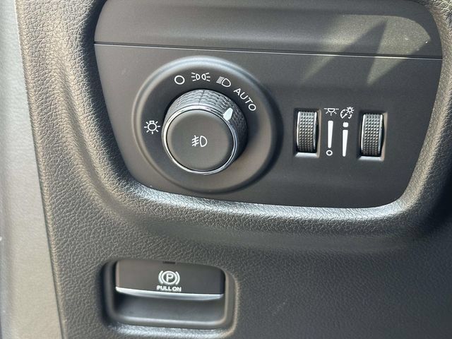 Used 2024 Jeep Grand Cherokee L Limited AWD/4WD image 28