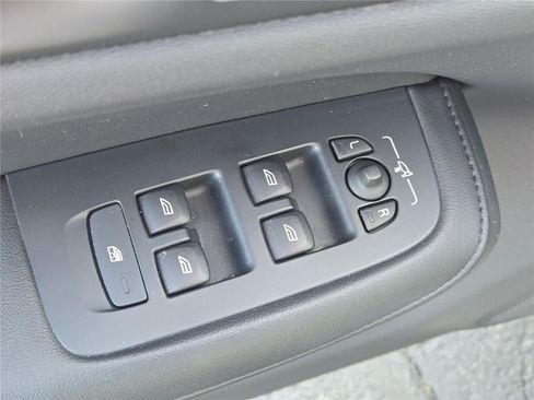 Used 2024 Volvo S60 B5 Core image 23