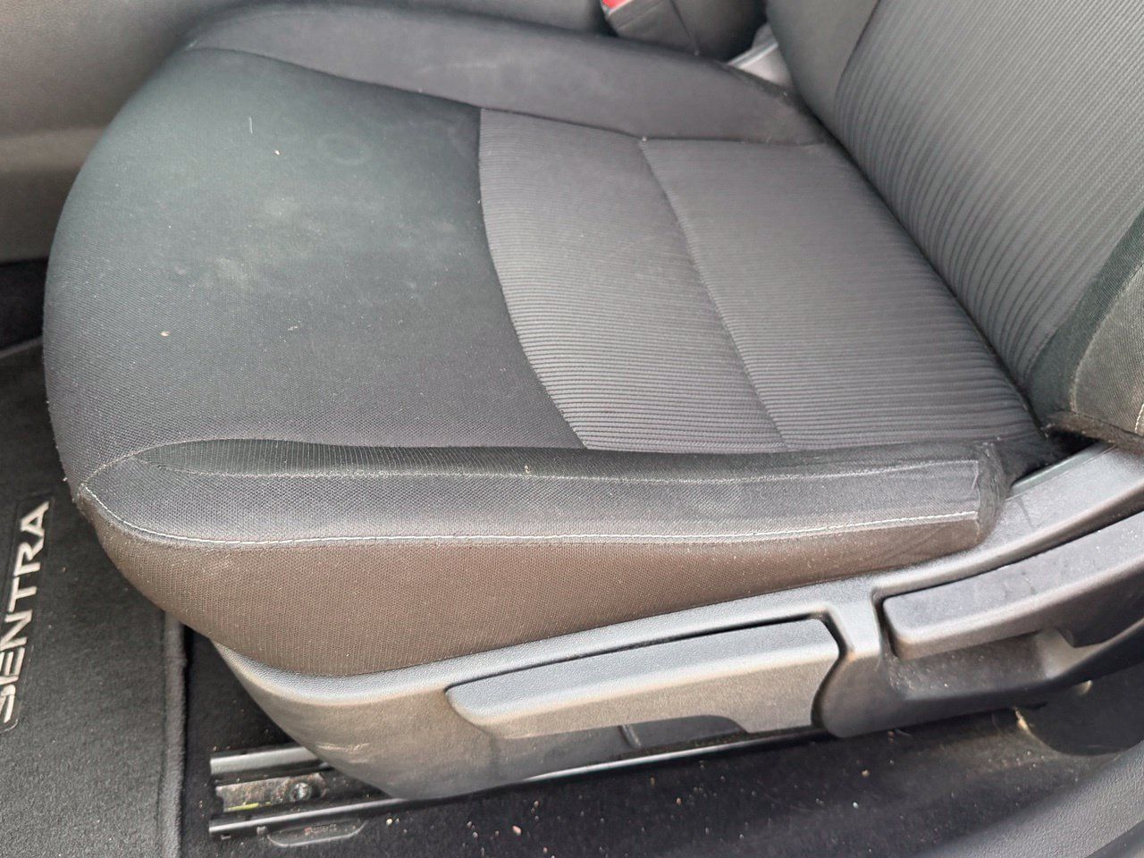 Certified 2025 Nissan Sentra SV FWD image 21