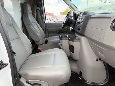 Certified 2023 Ford E-450 and Econoline 450 Super Duty w/ Driver's Safety Package RWD image 25
