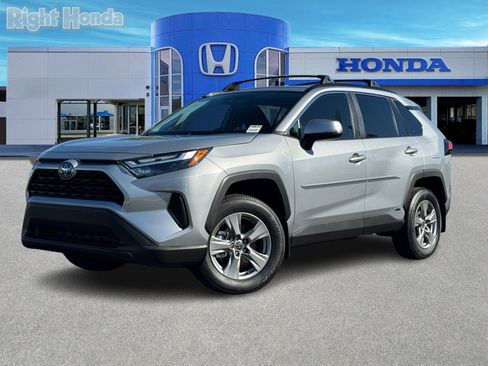Used 2024 Toyota RAV4 XLE image 2