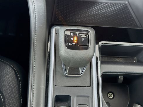 Used 2024 Nissan Pathfinder SV image 24