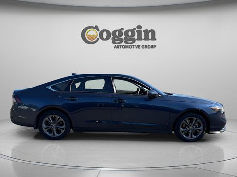 Certified 2023 Honda Accord EX image 6