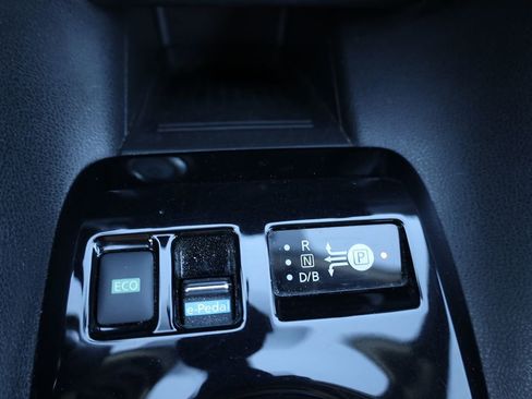 Used 2019 Nissan Leaf SV w/ Protection Package image 28