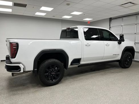 Used 2024 GMC Sierra 3500 AT4 w/ AT4 Premium Plus Package AWD/4WD image 11