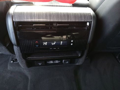 Used 2022 Jeep Wagoneer Series II AWD/4WD image 25