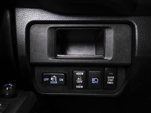 Used 2019 Toyota Tacoma TRD Off-Road AWD/4WD image 23