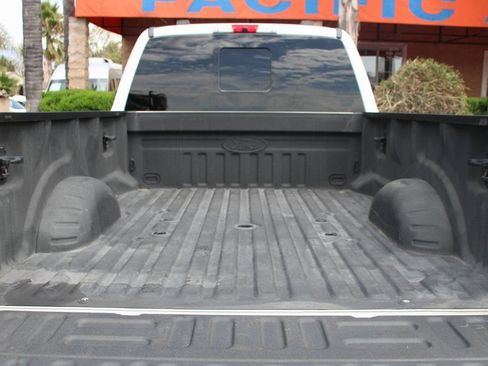 Used 2021 Ford F350 Lariat w/ Lariat Ultimate Package AWD/4WD image 9