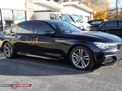 Used 2018 BMW 740i image 9