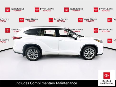 Certified 2022 Toyota Highlander Limited image 4