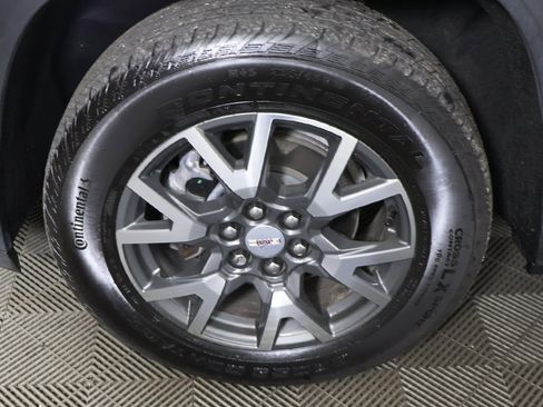 Used 2023 GMC Acadia SLE w/ Driver Convenience Package image 17