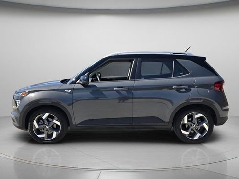 Certified 2025 Hyundai Venue Limited FWD image 3