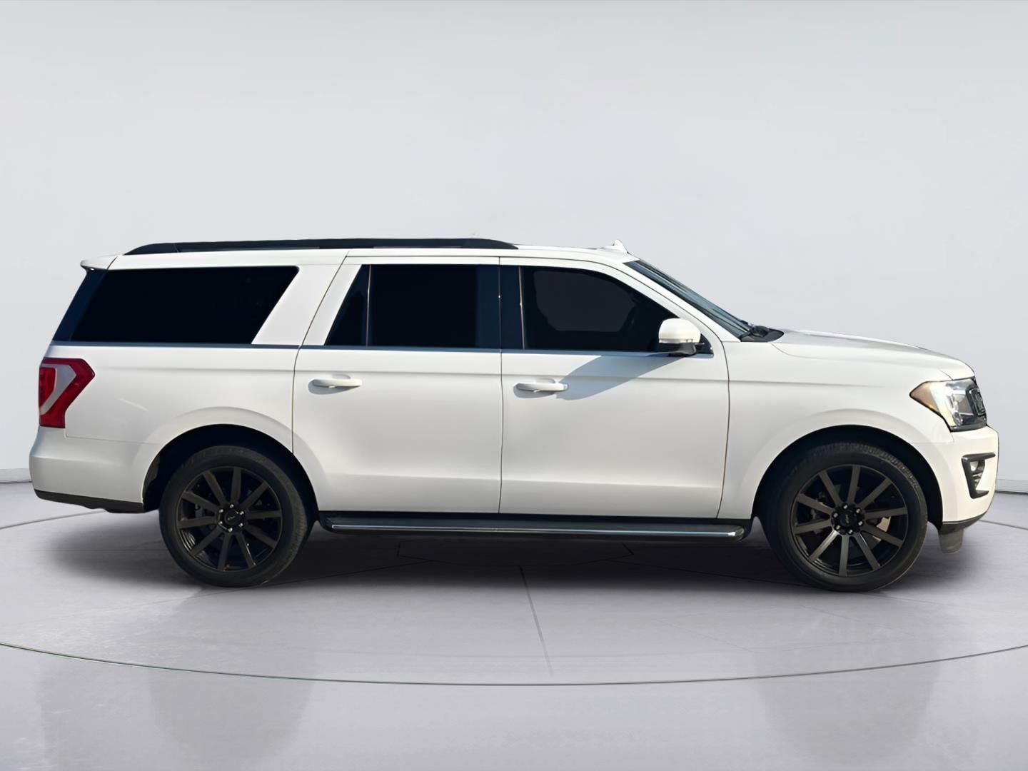 Used 2020 Ford Expedition Max XLT w/ Equipment Group 202A RWD image 4