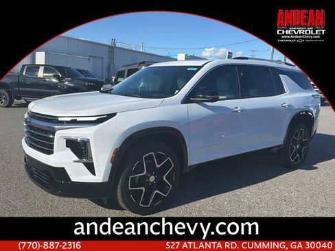 New 2026 Chevrolet Traverse High Country FWD image 1