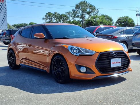 Used 2016 Hyundai Veloster Turbo FWD image 2
