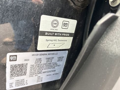 Used 2023 GMC Acadia SLE w/ Driver Convenience Package image 41