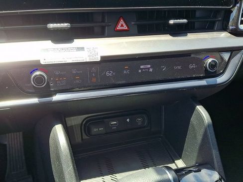 Used 2023 Kia Sportage EX AWD/4WD image 11