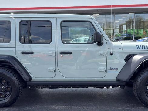 Used 2023 Jeep Wrangler Unlimited w/ Sun & Screen Package AWD/4WD image 9