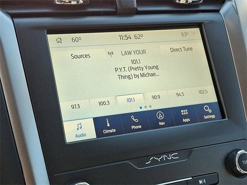 Used 2020 Ford Fusion SE image 18