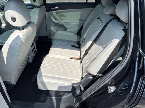 Certified 2022 Volkswagen Tiguan SE R-Line FWD image 26