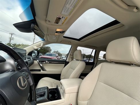 Used 2023 Lexus GX 460 Premium image 12