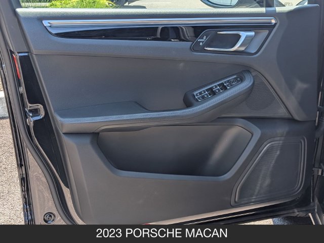 Used 2023 Porsche Macan AWD/4WD image 11