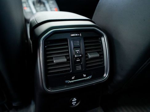 Used 2020 Porsche Macan image 49