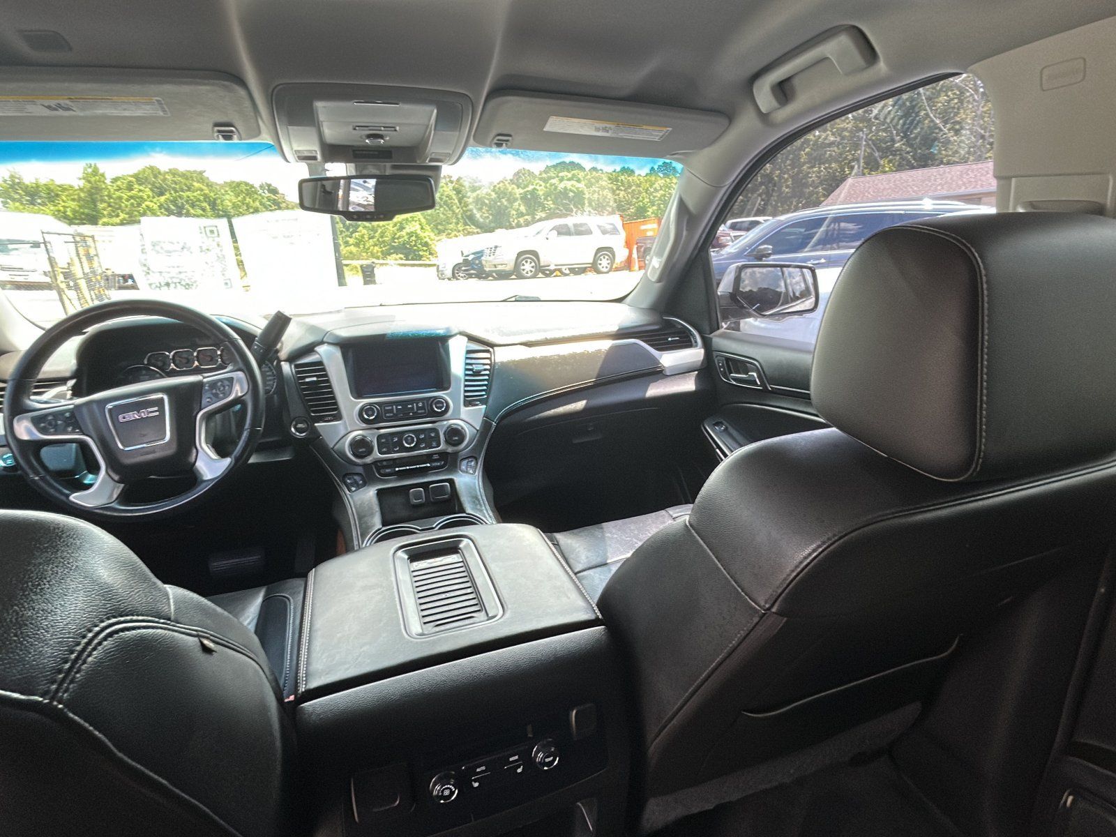 Used 2017 GMC Yukon SLT AWD/4WD image 23