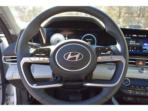 New 2026 Hyundai Elantra Limited image 18