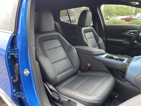 Used 2024 Chevrolet Equinox EV LT w/ LPO, Blackout Package image 32