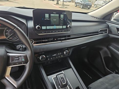 Used 2024 Mitsubishi Outlander SE image 20