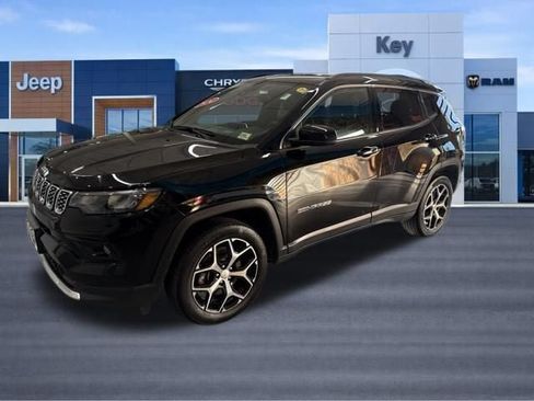 Used 2024 Jeep Compass Limited AWD/4WD image 2