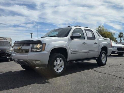 Used 2012 Chevrolet Avalanche LT w/ Suspension Package, Off-Road image 2