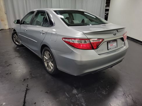Used 2015 Toyota Camry SE FWD image 6